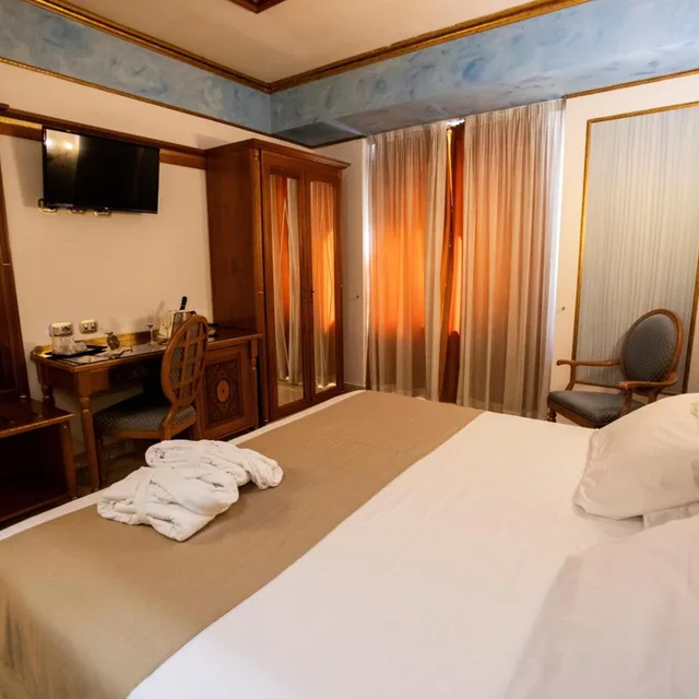 Room, Twin Beds, Il Principe 3/6