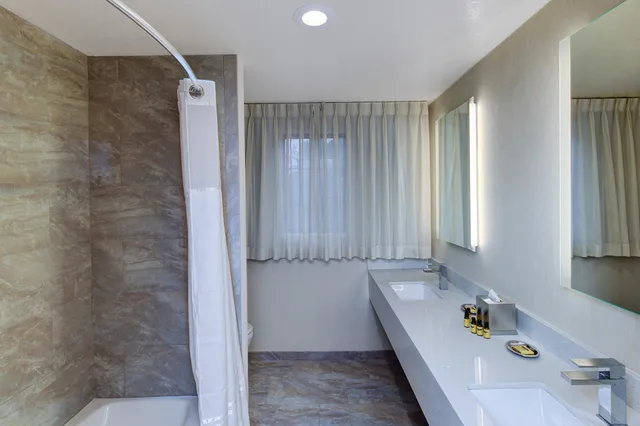 Standard, King Bed, Courtyard Area، Best Western Plus Carpinteria Inn 5/7
