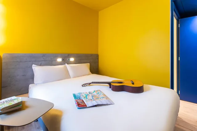 Room, Double Bed, ibis budget Strasbourg Centre Republique 2/6