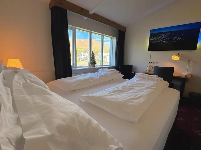 غرفة سوبيريور بسرير كينج بإطلالة على الجبل، Húsavík Cape Hotel 1/4