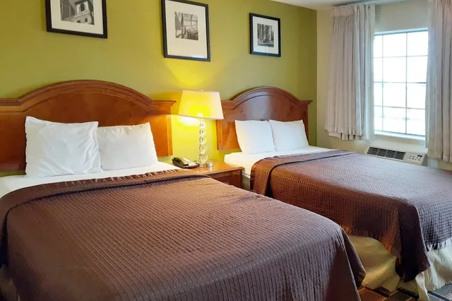 غرفة أساسية بسريرين مزدوجين، Savannah Garden Hotel 1/6