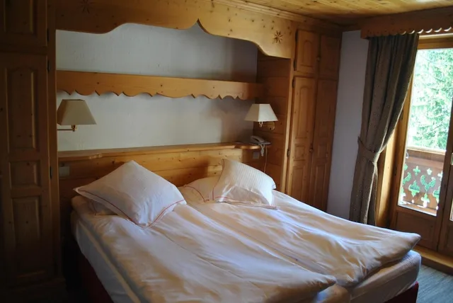 غرفة بسرير كينج، Hotel L'Oustalet 2/3