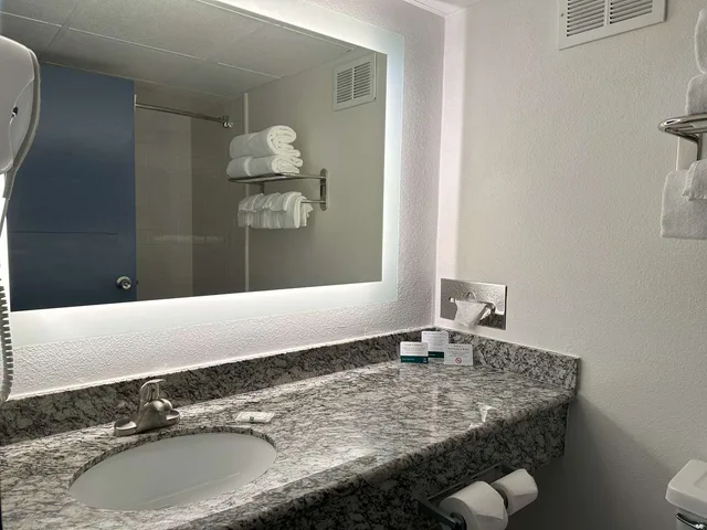 جناح بسريرين كوين، Quality Inn & Suites Everett, WA 2/2