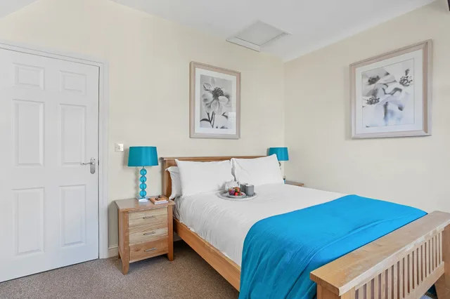 شقة بسرير كينج وسرير بطابقين بـ3 غرف نوم، Bedford House Apartments 2/4
