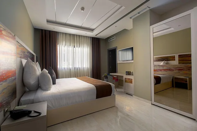 غرفة ديلوكس بسرير كينج، Hotel Madaure 2/5