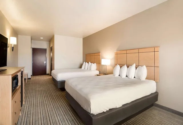 غرفة بسريرين كوين، Best Western Shelby Inn Suites 5/9