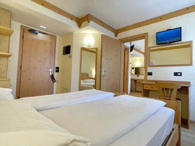 غرفة بسرير مزدوج، Helvetia 4/10