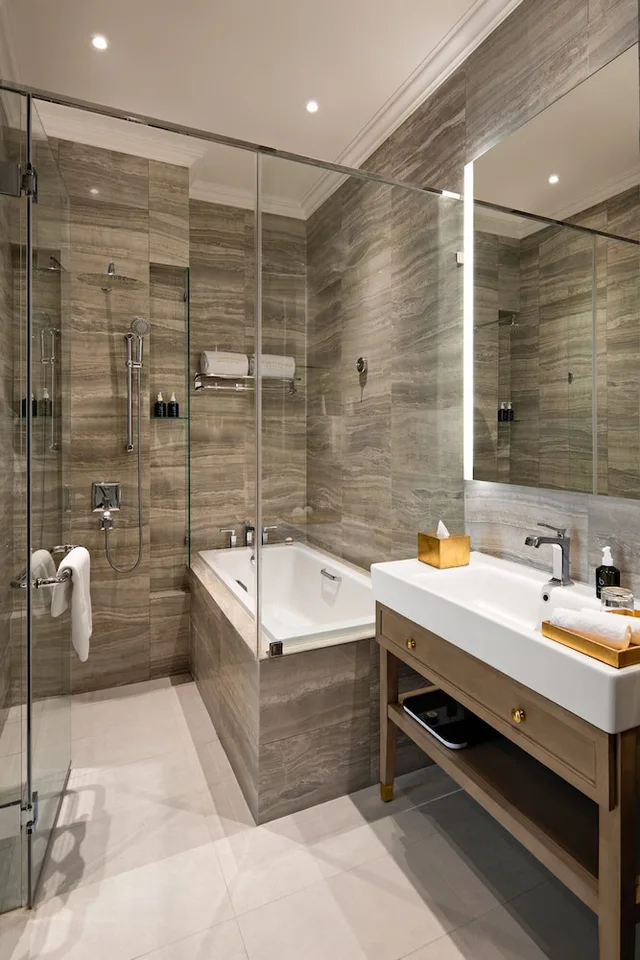 غرفة تنفيذية بسرير كينج وسرير فردي بغرفتي نوم، The Grand Mansion Menteng 3/3