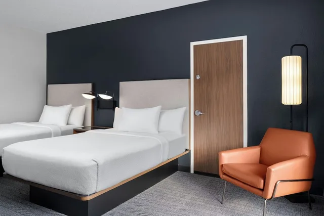 غرفة قياسية بسريرين كوين، Courtyard by Marriott Birmingham Hoover 6/10
