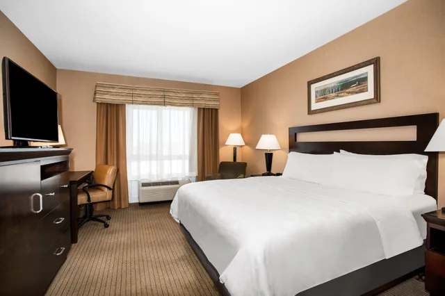 غرفة قياسية بسرير كينج، Holiday Inn Laramie 2/8
