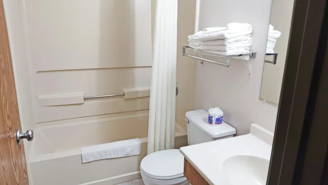 غرفة بسريرين كوين، Magnuson Hotel Ironwood 3/4