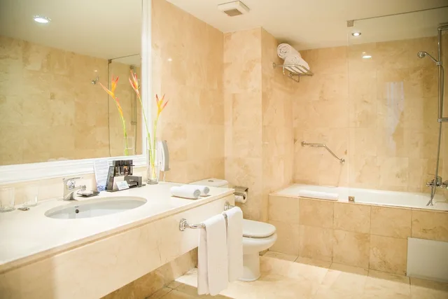Melia, King Bed، Melia Lima 9/10