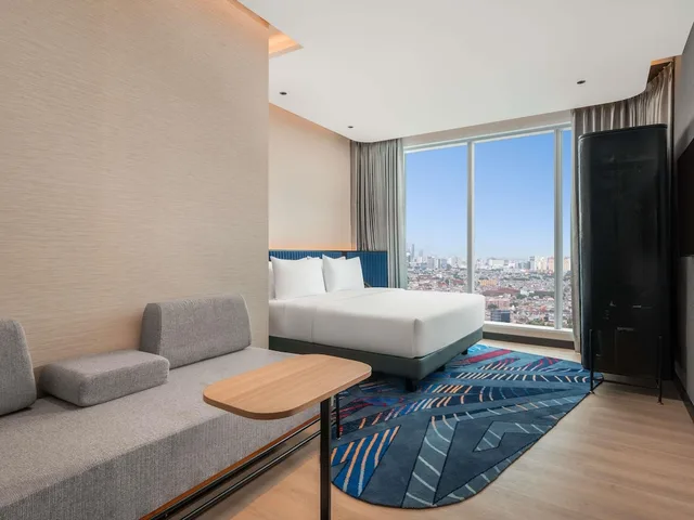 غرفة ديلوكس بسرير كينج، Novotel Jakarta Pulo Mas 7/9
