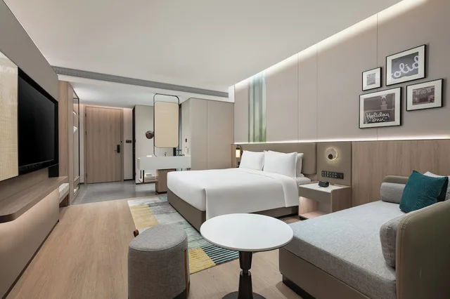 غرفة قياسية بسرير كوين، Holiday Inn Hotel & Suites Shanghai Changfeng by IHG 2/2