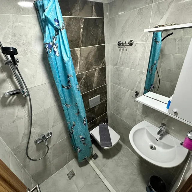 غرفة مفردة، Biter Hotel 11/11