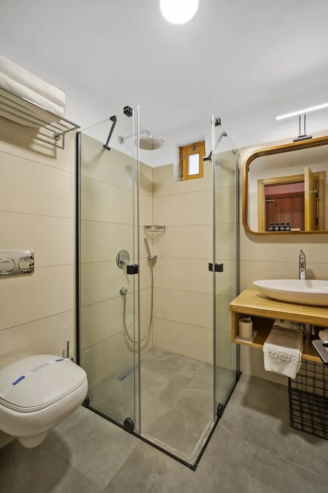 غرفة بريميوم بسرير كوين بإطلالة على الحديقة، Zeyt Inn Hotel 2/2