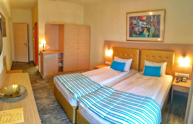 جناح متصل جونيور بسريرين منفصلين بغرفتي نوم، Thalia Deco City and Beach Hotel 4/10