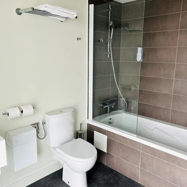 جناح بغرفتي نوم، Hotel Wood Inn Merignac 3/5