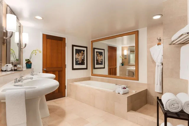 1 Bedroom, Suite, 2 Double Beds, Pool Side, Sofa، Fairmont Kea Lani Maui 3/3