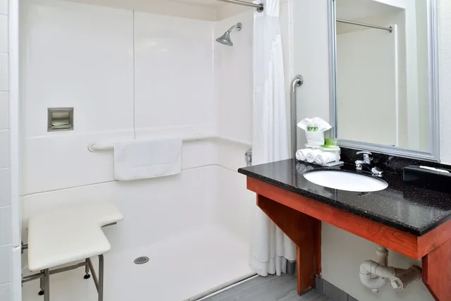 غرفة قياسية بسرير كينج لذوي الإعاقة، Best Western North Attleboro / Providence Beltway 7/7