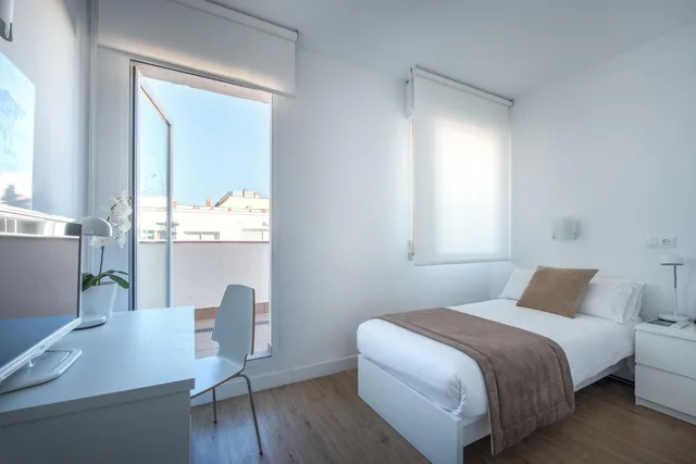 Superior, Single, Terrace, NeoMagna Madrid 6/20