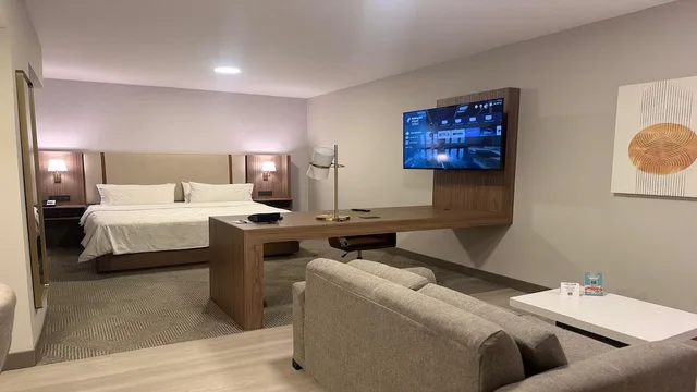 جناح بسرير كينج وسرير كوين، Holiday Inn Hotel And Suites Chihuahua 2/3