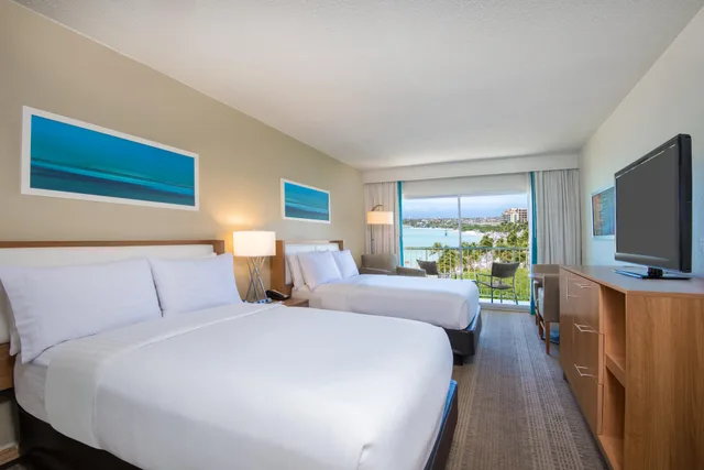غرفة بسريرين مزدوجين بإطلالة على البحر، Holiday Inn Resort Aruba-Beach 1/2