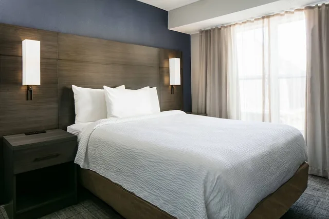 استوديو بسرير كينج مع أريكة، Residence Inn Tulsa South 1/2