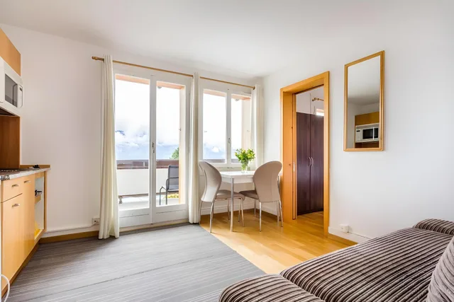 غرفة قياسية ثلاثية، Hotel Sterne 1/1