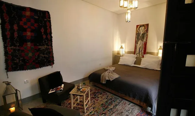 غرفة كلاسيكية بسرير كوين، Riad Awa 5/7