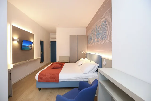 غرفة بانورامية ثلاثية بسرير كوين وسرير فردي بإطلالة على البحر، Riviera Castelsardo Hotel 6/10