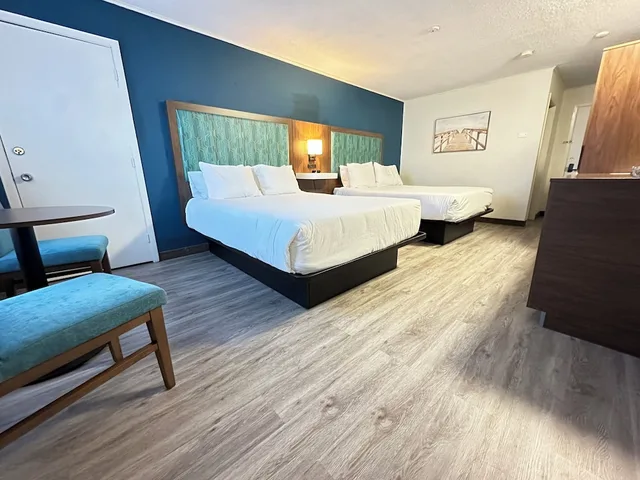 Drive Up, Deluxe, 2 Queen Beds, Pet Friendly، Travelodge by Wyndham Amherst 5/5