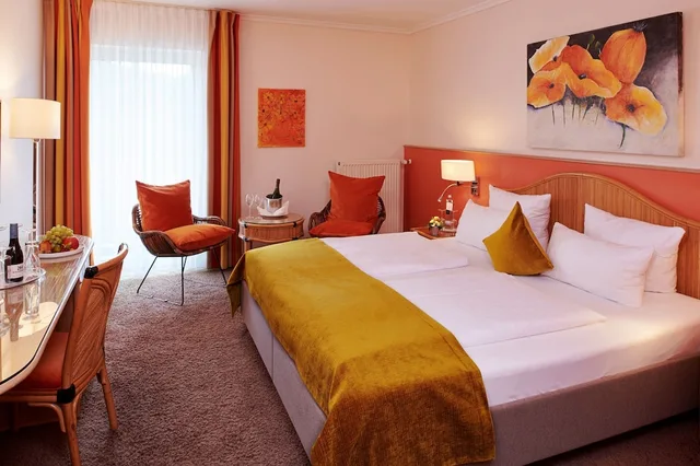 غرفة بريميوم بسرير كينج بشرفة، Parkhotel Weiskirchen 2/8