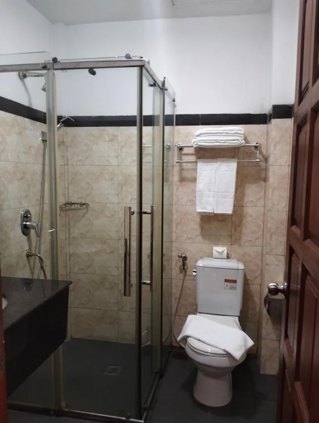 غرفة قياسية بسرير كينج وسرير كوين، Lux Riverside Hotel & Apartment 5/5