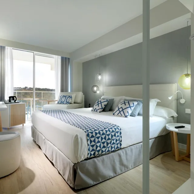 غرفة ديلوكس بسرير مزدوج، Palladium Hotel Menorca 1/4