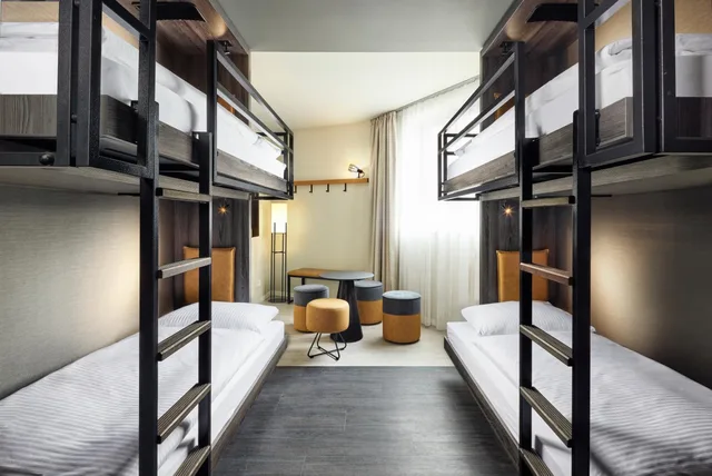 Room, Quadruple, H2 Hotel Saarbrucken 4/10