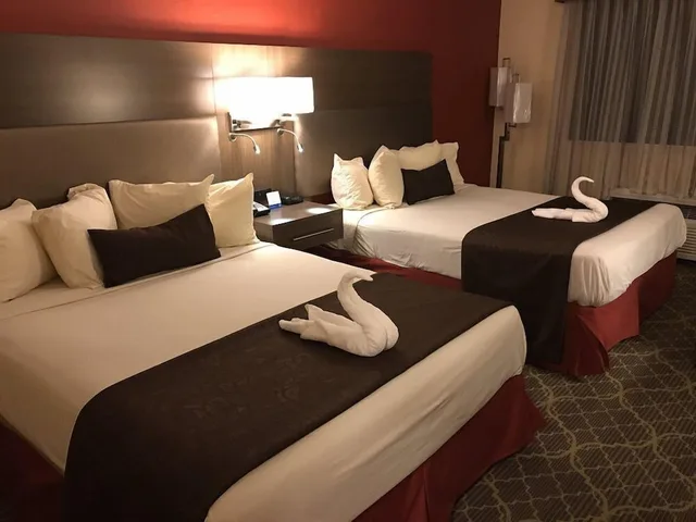 غرفة قياسية بسريرين كوين، Best Western West Hills Inn Chadron 2/4