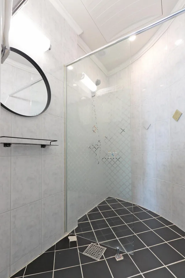 جناح تنفيذي بسرير مزدوج وسريرين منفصلين، Benikea Swiss Rosen Hotel 5/5