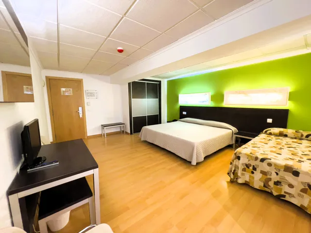 Superior Room 1 Ad، Hotel Sol Y Sombra 7/10