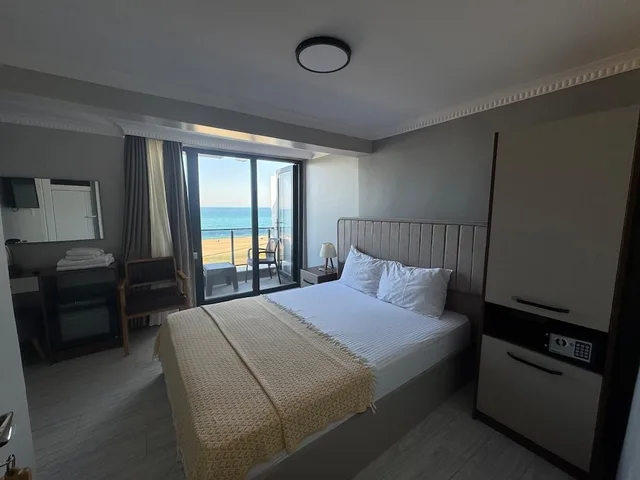 غرفة قياسية بسرير مزدوج بإطلالة على البحر، Airport Kumsal Otel 7/10