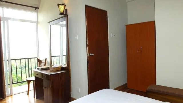 River, Suite, 1 Single and 2 Queen Beds, Mountain View, Bathtub، Villa Arunalu Kandy 4/5