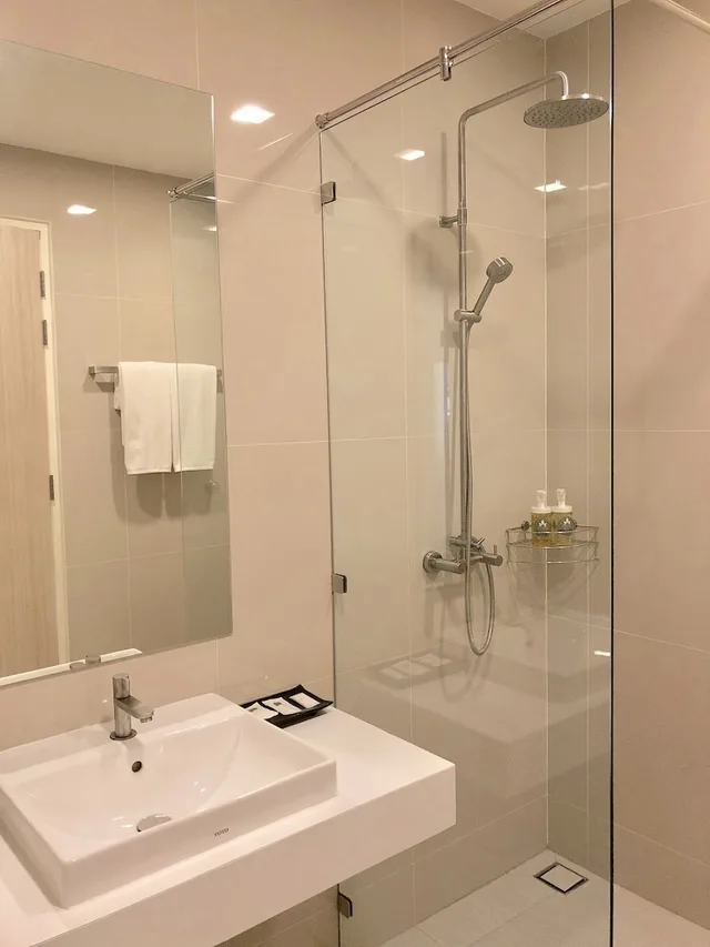 غرفة قياسية بسريرين منفصلين، Porestva Hotel Sriracha 3/3