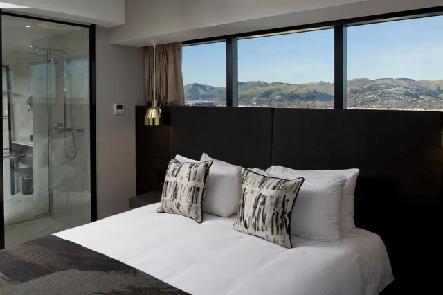 غرفة ديلوكس بسرير كينج، Crowne Plaza Christchurch 3/4