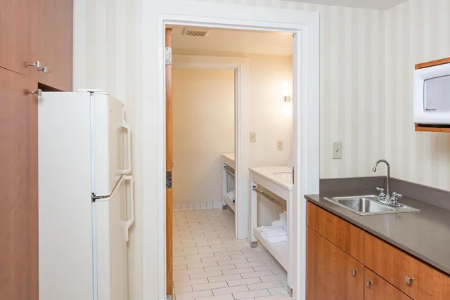شقة بسرير كينج بغرفتي نوم، Four Points by Sheraton Eastham Cape Cod 7/10