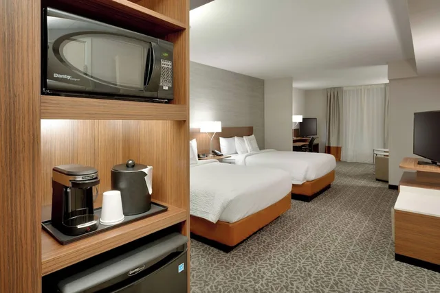 جناح جونيور بسريرين كوين مع أريكة لذوي الإعاقة، Fairfield Inn & Suites by Marriott Springfield North 3/3