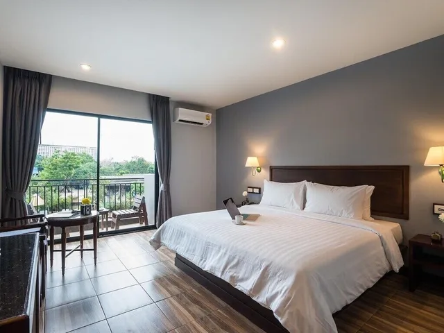 غرفة سوبيريور بسريرين منفصلين بإطلالة على المدينة، Savotel 2/7