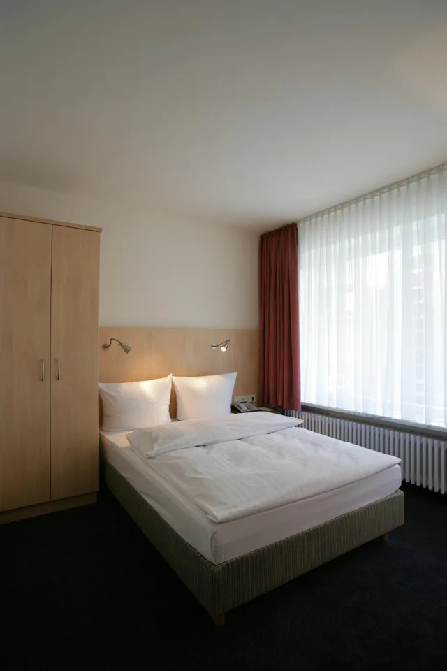 غرفة بسرير كينج، Top Hotel Senator 2/10