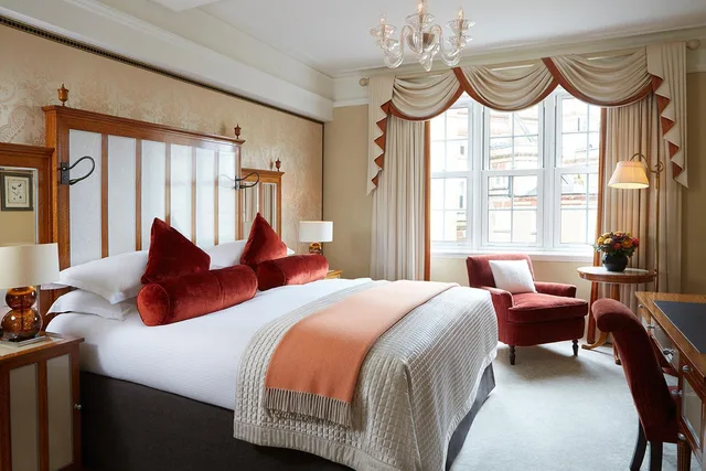غرفة قياسية بسرير كينج، The Goring 1/2
