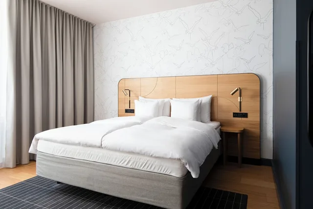 Solo, King Bed، Solo Sokos Hotel Helsinki 2/6