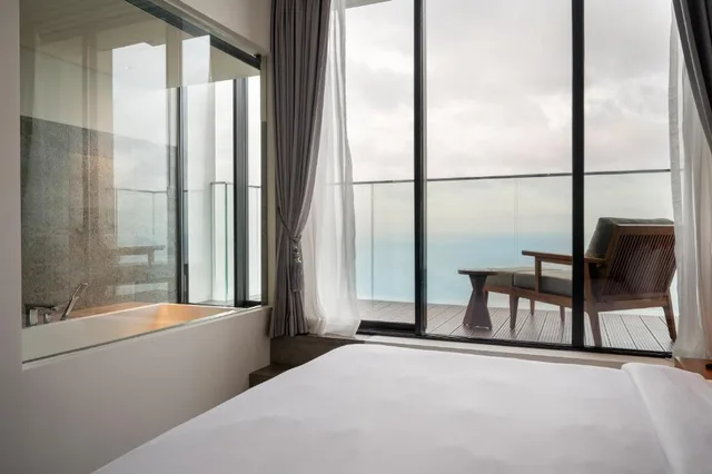 غرفة ديلوكس بسرير مزدوج بإطلالة على البحر بشرفة، Granbell Hotel Colombo 4/7